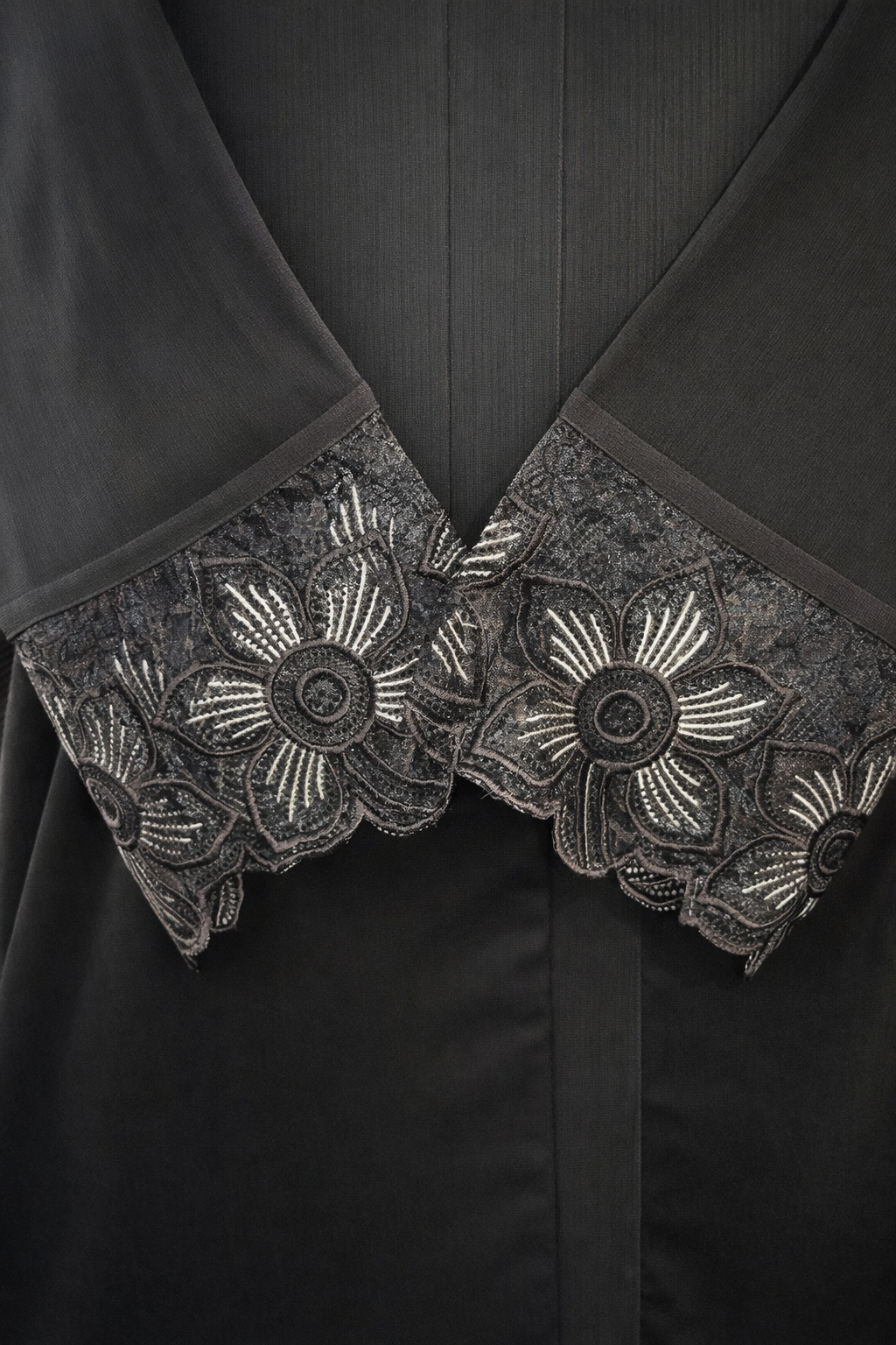 Black Blossom Abaya