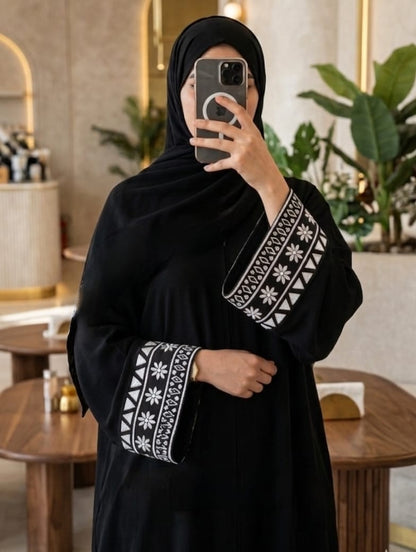 Noor Abaya
